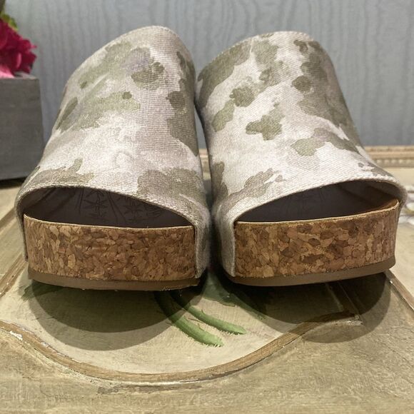 Blowfish Malibu Haxy Band Camo Cork Wedges Sz 10 - Picture 8 of 12